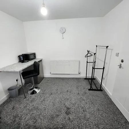 Pensjonat 4 Bedroom 2 Bathroom Shared House - Near Bhx And Nec