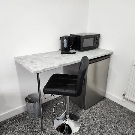 Pensjonat 4 Bedroom 2 Bathroom Shared House - Near Bhx And Nec *