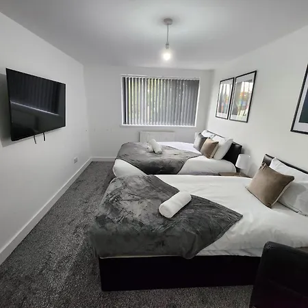 4 Bedroom 2 Bathroom Shared House - Near Bhx And Nec