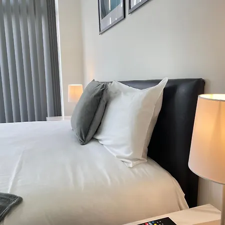 4 Bedroom 2 Bathroom Shared House - Near Bhx And Nec Pensjonat *