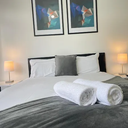 4 Bedroom 2 Bathroom Shared House - Near Bhx And Nec
