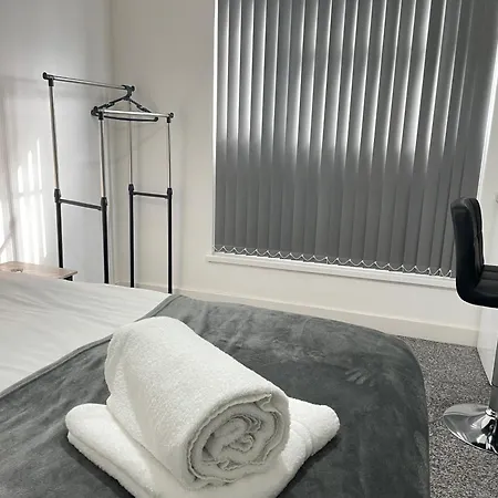 4 Bedroom 2 Bathroom Shared House - Near Bhx And Nec Pensjonat *